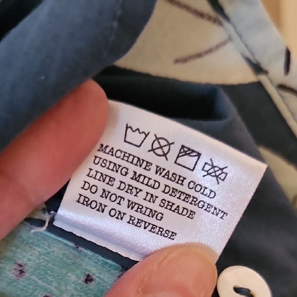 Unknown Brand Navy Blouse with Green Fruit Print and Puff Sleeves - Picture 4 of 5